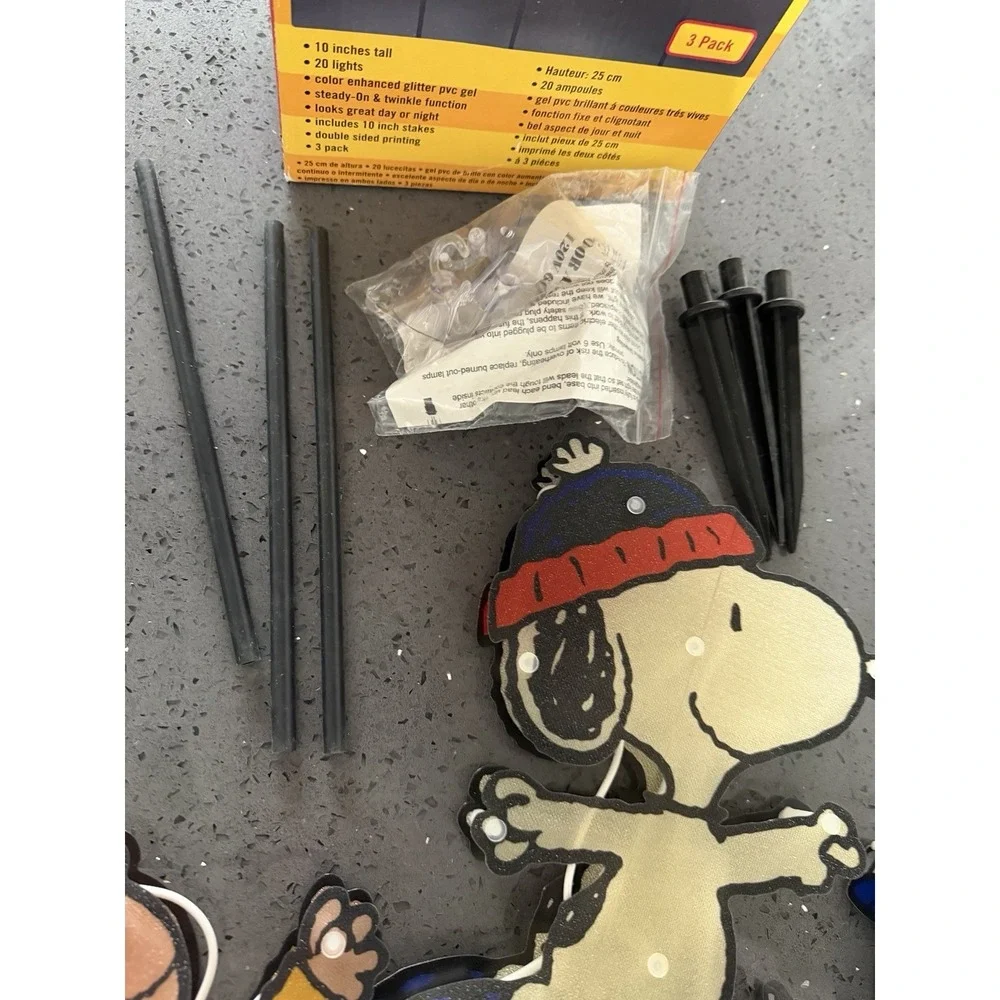 Set Of 3 Peanuts Lighted Pathway Markers Ice‎ Skating Snoopy Charlie Brown Linus